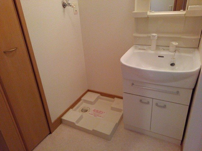 【洗面所】 | グラース・ジェルメ | スペースが確保できる洗面所です