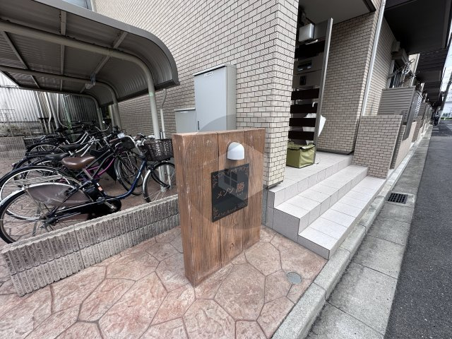 メゾン 勝のエントランス