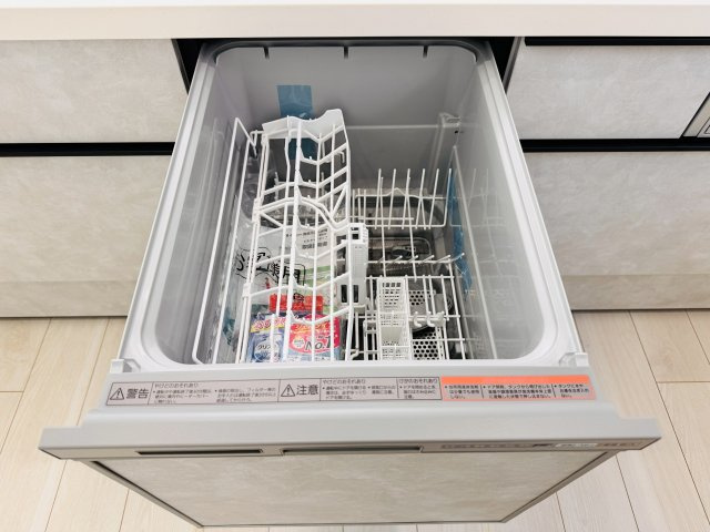 八王子市　楢原町　新築一戸建て　５期のキッチン|～食洗機付き　食事後の食器洗いはお任せ、家族でゆっくりとくつろげます～