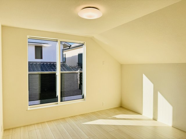 八王子市　楢原町　新築一戸建て　５期の寝室|～2階8.0帖の主寝室　ベッドなど大型家具のレイアウトも楽しめる広さです～