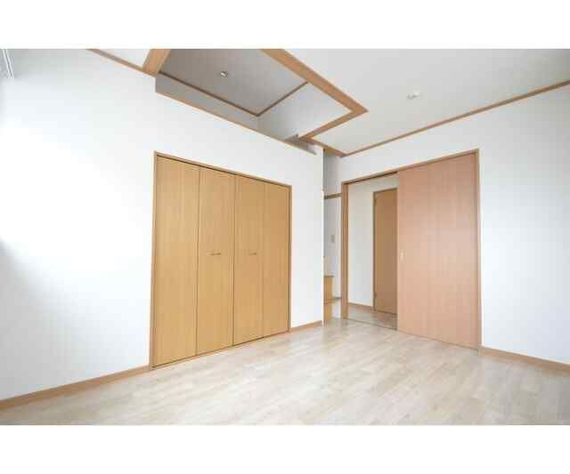 磯子区滝頭２丁目貸家１号棟の寝室