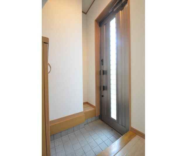 磯子区滝頭２丁目貸家１号棟の玄関