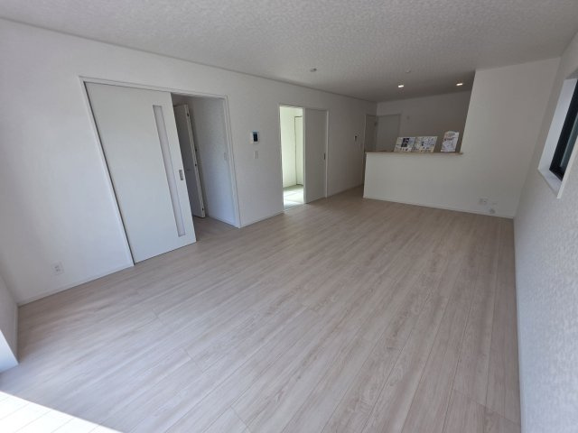 熊谷市赤城町第３　の居間・リビング|１号棟現地リビング（2026年04月21日）撮影