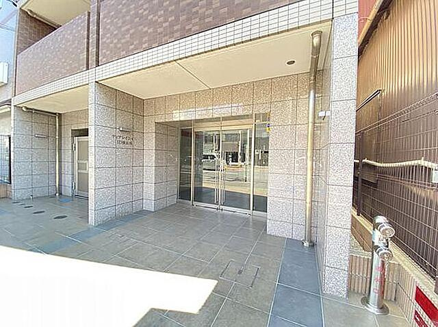 ディアレイシャスＩＤ横浜南のエントランス