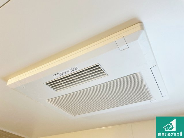 西宮市東鳴尾町　第2期　新築一戸建ての冷暖房・空調設備|四季を通して快適なバスライフをお手伝いする浴室暖房乾燥機！浴室の乾燥・暖房・涼風・換気はもちろん、２４時間換気にも対応！