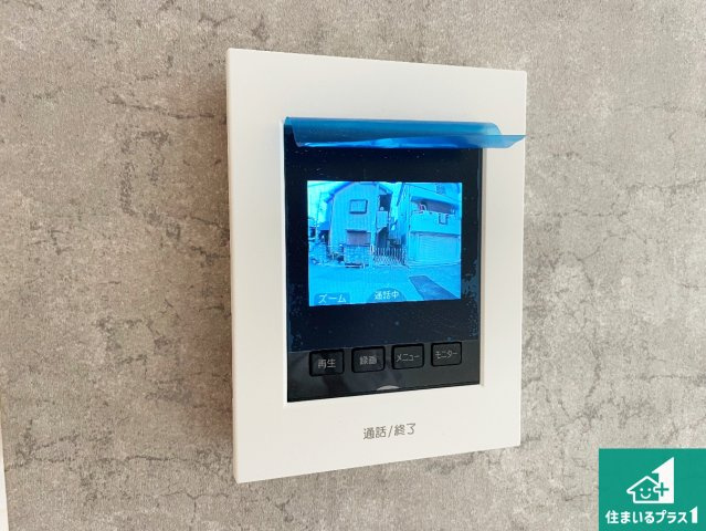 西宮市東鳴尾町　第2期　新築一戸建ての防犯設備|カラーモニターインターホン！声だけでなく来訪者の姿や顔がモニターで確認できるので、小さなお子様がいらっしゃるご家庭でも安心できます！