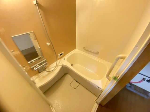 曙町貸店舗の浴室