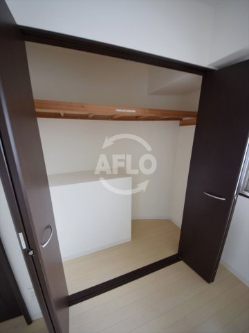 サムティ難波グレイスの収納|サムティ難波グレイス　クロゼット