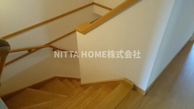 リバーサイドコートＢのその他|中階段です◎