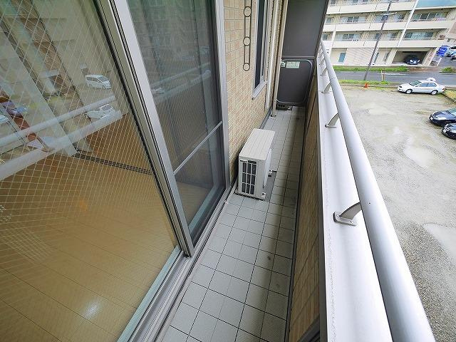 リビングタウン西大寺のバルコニー|開放的で明るい空間を演出してくれるバルコニーです