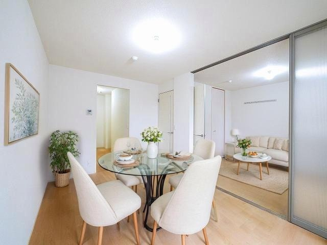 リビングタウン西大寺の居間・リビング|CGで家具等を配置したもので家具等は含まれません