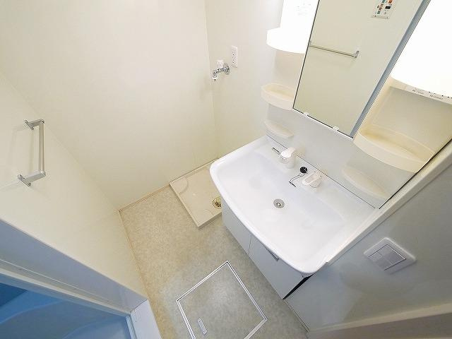 リビングタウン西大寺の洗面所|忙しい朝には欠かせない洗面所です