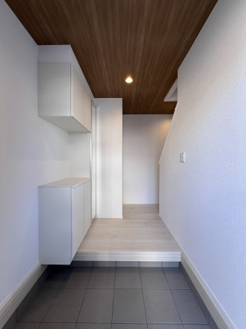 【玄関】 | 高知市高須２丁目/２号棟