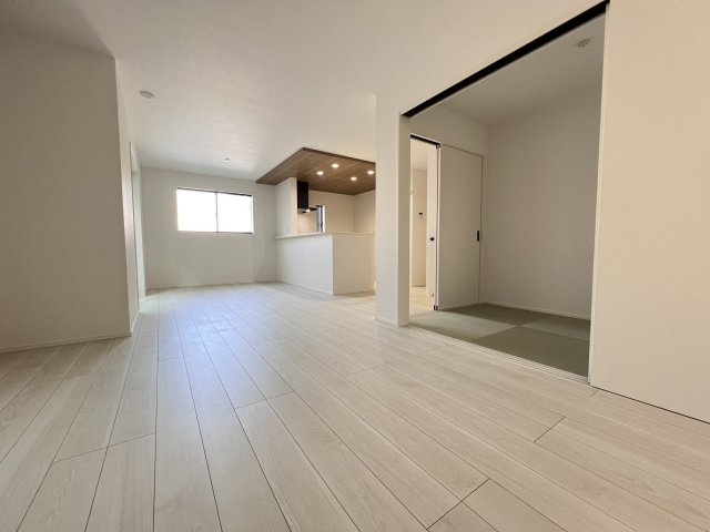 【居間・リビング】 | 高知市高須２丁目/２号棟