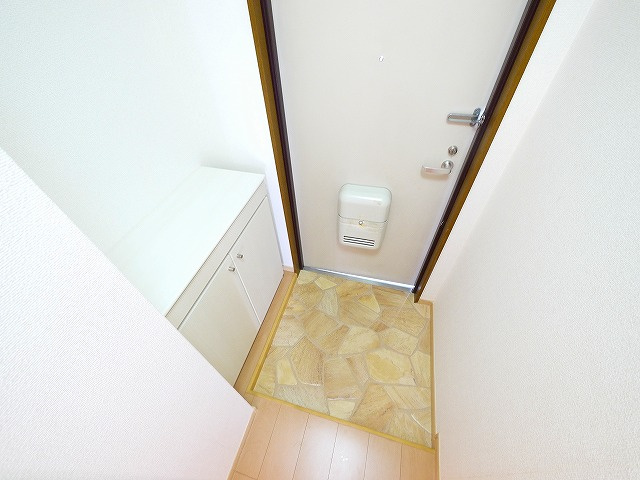 アメニティ前栽２号館の玄関|きれいな玄関です