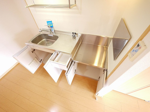 アメニティ前栽２号館のキッチン|お料理しやすいキッチンです