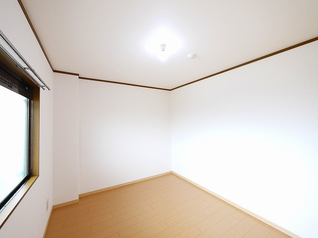 アメニティ前栽２号館の洋室|コンパクトで使いやすい洋室です