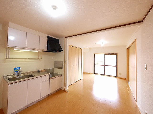 アメニティ前栽２号館のキッチン|キッチンでお料理をお楽しみください