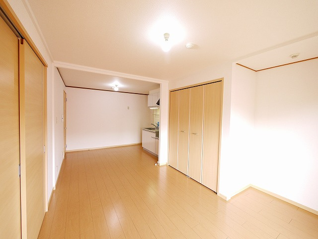 アメニティ前栽２号館の居間・リビング|ゆったり過ごせるリビングです