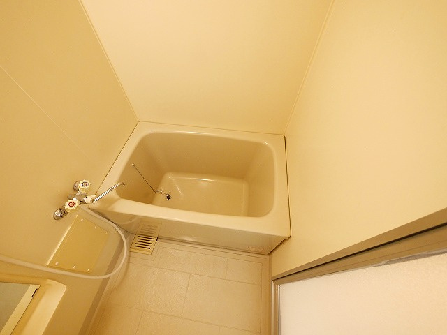 アメニティ前栽２号館の浴室|きれいなお風呂です