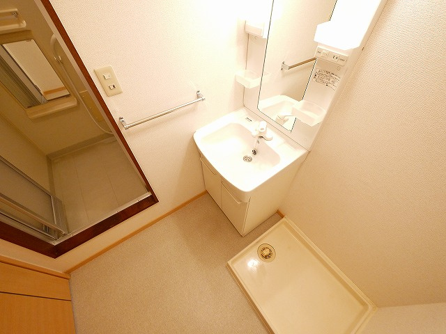 アメニティ前栽２号館の独立洗面台|独立洗面台、朝の身支度には欠かせません