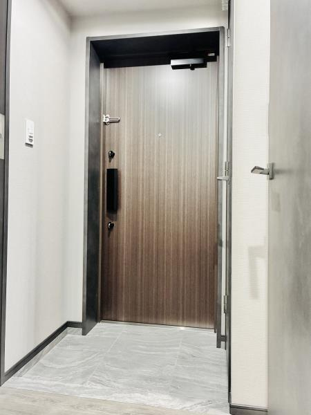 コンポジット早稲田鶴巻町の玄関|シンプルで使いやすい玄関です