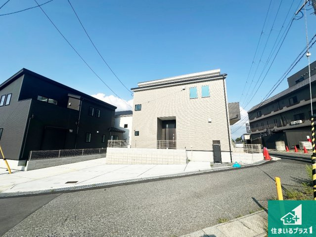 ●29(土)30(日)現地説明会！　奈良市宝来町　ラスト1邸　の前面道路含む現地写真|周辺は閑静な住宅街！前面道路広々で車の出し入れも便利です。駐車が苦手な方でも安心して車庫入れできます！