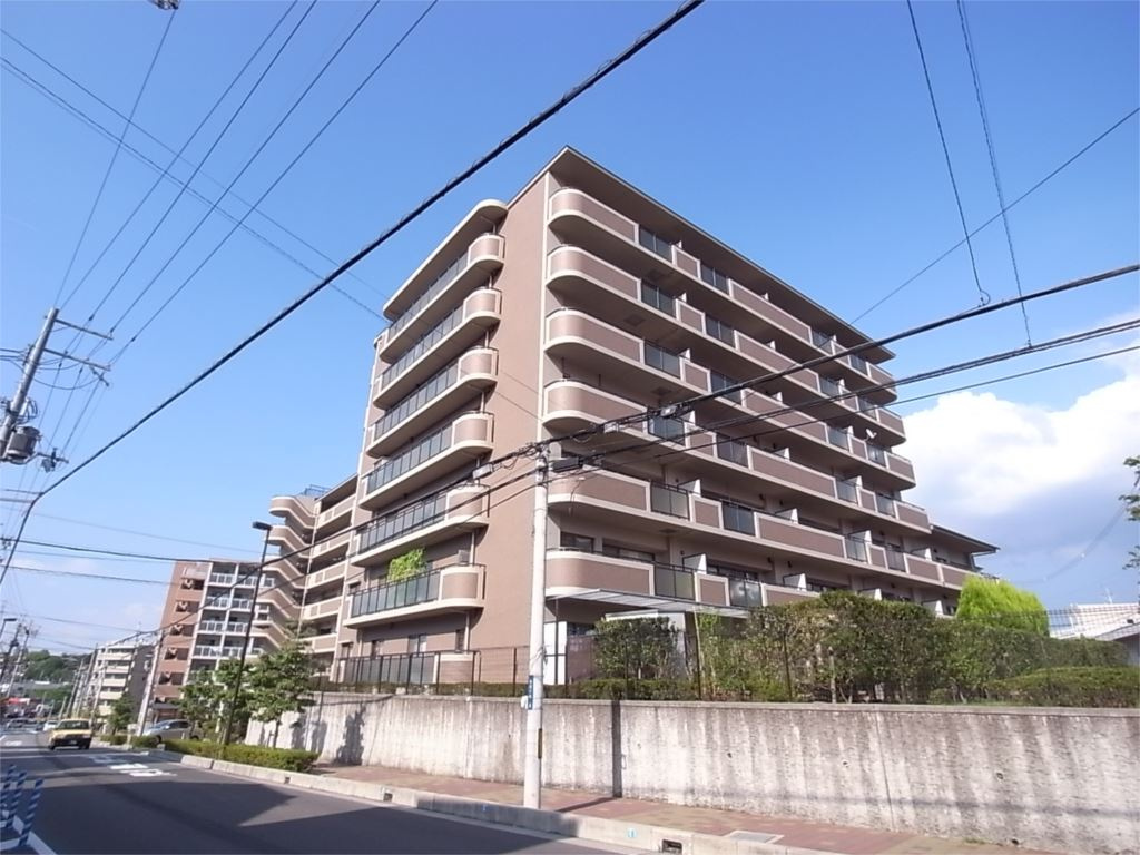 生駒東松ヶ丘アーバンコンフォートの外観