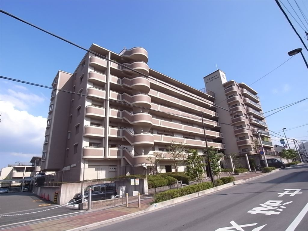 生駒東松ヶ丘アーバンコンフォートの外観