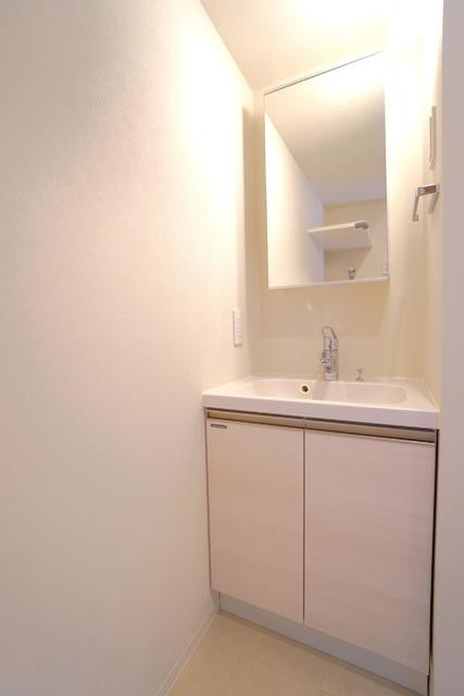 クラリティア文京湯島の独立洗面台|※写真は同タイプの別室になります