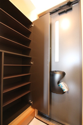 【玄関】 | メゾンエスポアール