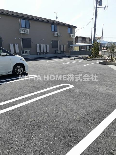 サン☆ソレイユの駐車場|敷地内に駐車場も完備★