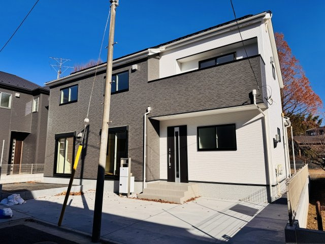 八王子市　楢原町　新築一戸建て　５期の外観|～太陽光パネル付き、長期優良住宅認定　2台駐車可能カースペース付き～