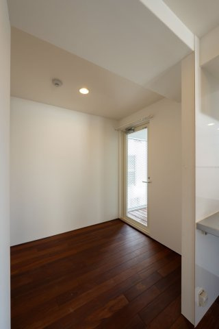 アーバンセオリーズの居間・リビング