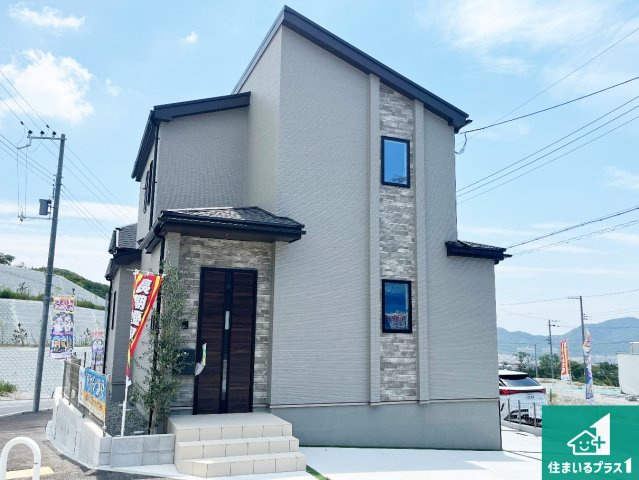 神戸市須磨区車　新築一戸建ての外観|お客様に長く安心して住んでいだだける事にこだわった家づくり！住んでからのアフターサービスにもしっかりと取り組んでいます！