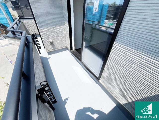 神戸市須磨区車　新築一戸建てのバルコニー|日当たりのよいバルコニー！お部屋が開放的に！