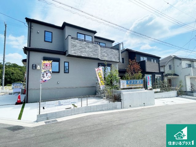 神戸市須磨区車　新築一戸建ての外観|お客様に長く安心して住んでいだだける事にこだわった家づくり！住んでからのアフターサービスにもしっかりと取り組んでいます！