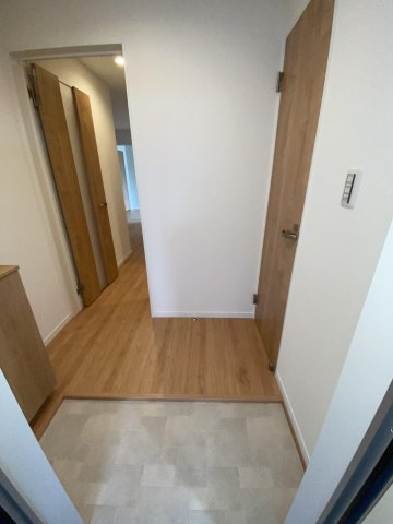 クリーク春日の玄関