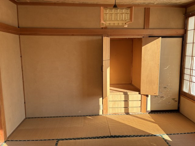 米沢市西大通１丁目　二階建て中古住宅の和室|２階