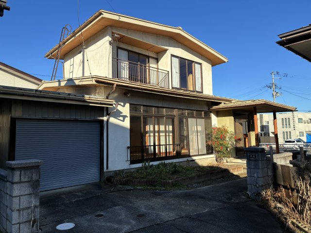 【外観】 | 米沢市西大通１丁目　二階建て中古住宅