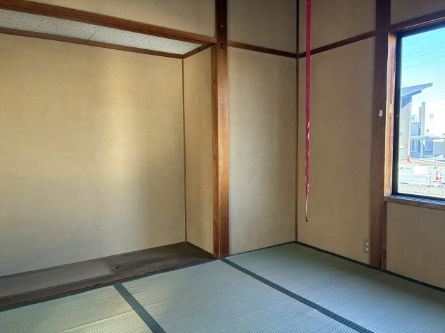 【和室】 | 米沢市西大通１丁目　二階建て中古住宅 | 南側４．５帖の和室です。