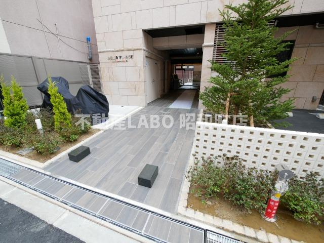 アクアプレイス上本町のエントランス