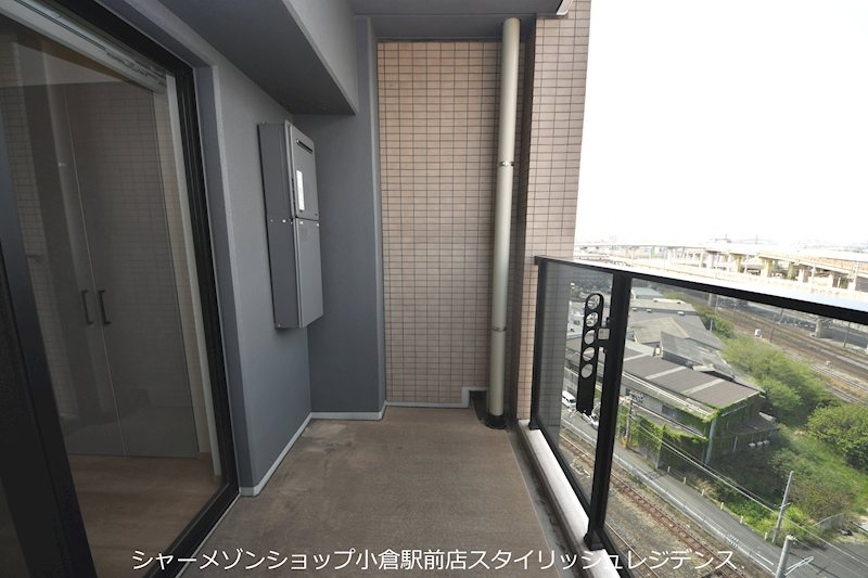 RJRプレシア西小倉駅前のバルコニー