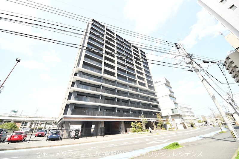 RJRプレシア西小倉駅前の外観
