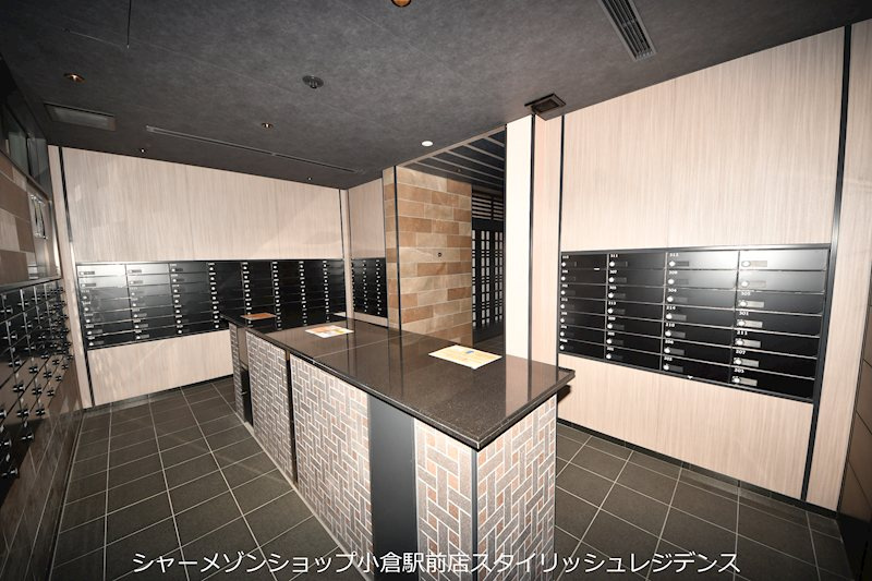 RJRプレシア西小倉駅前のロビー