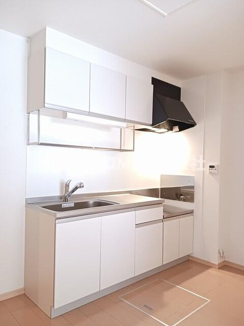 メゾン・城ノ下Ａのキッチン|部屋が広くとれるオープンキッチンです☆彡