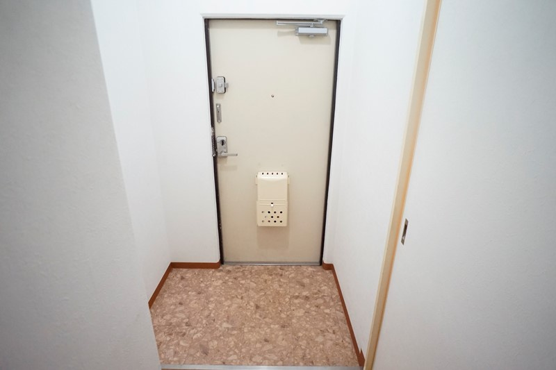 第２サンコウハイツの玄関