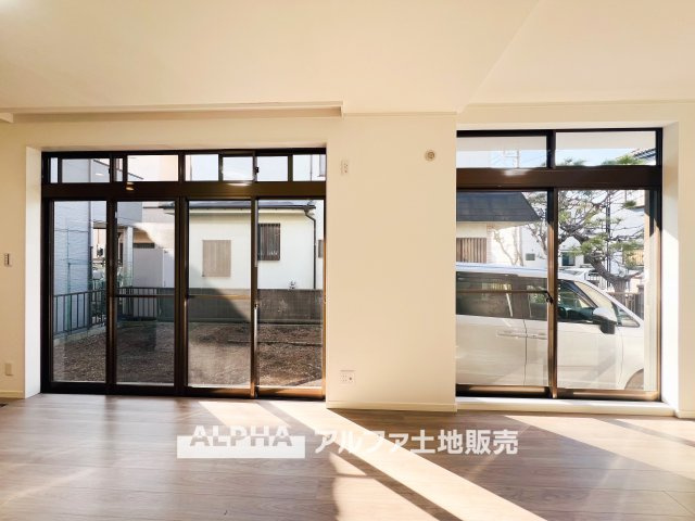 ~武蔵村山岸~Remodeled Homeの居間・リビング|【Living room】
◆時を忘れる場所◆ここにはみんなが集い、食事と楽しい会話が始まる。話に夢中になりすぎて、ついつい時を忘れ夜半過ぎになってしまう。そんな束の間の幸せを感じさせてくれる場所。