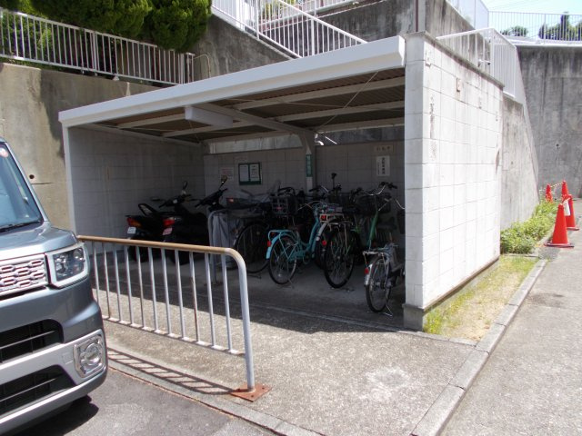 垂水高丸住宅５号棟の駐輪場|駐輪場