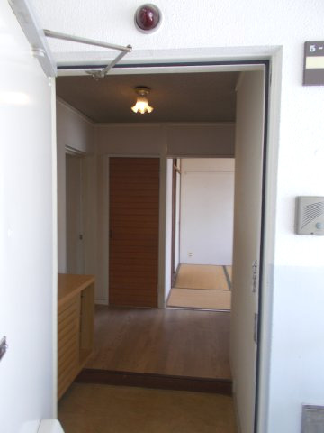 垂水高丸住宅５号棟の玄関|玄関